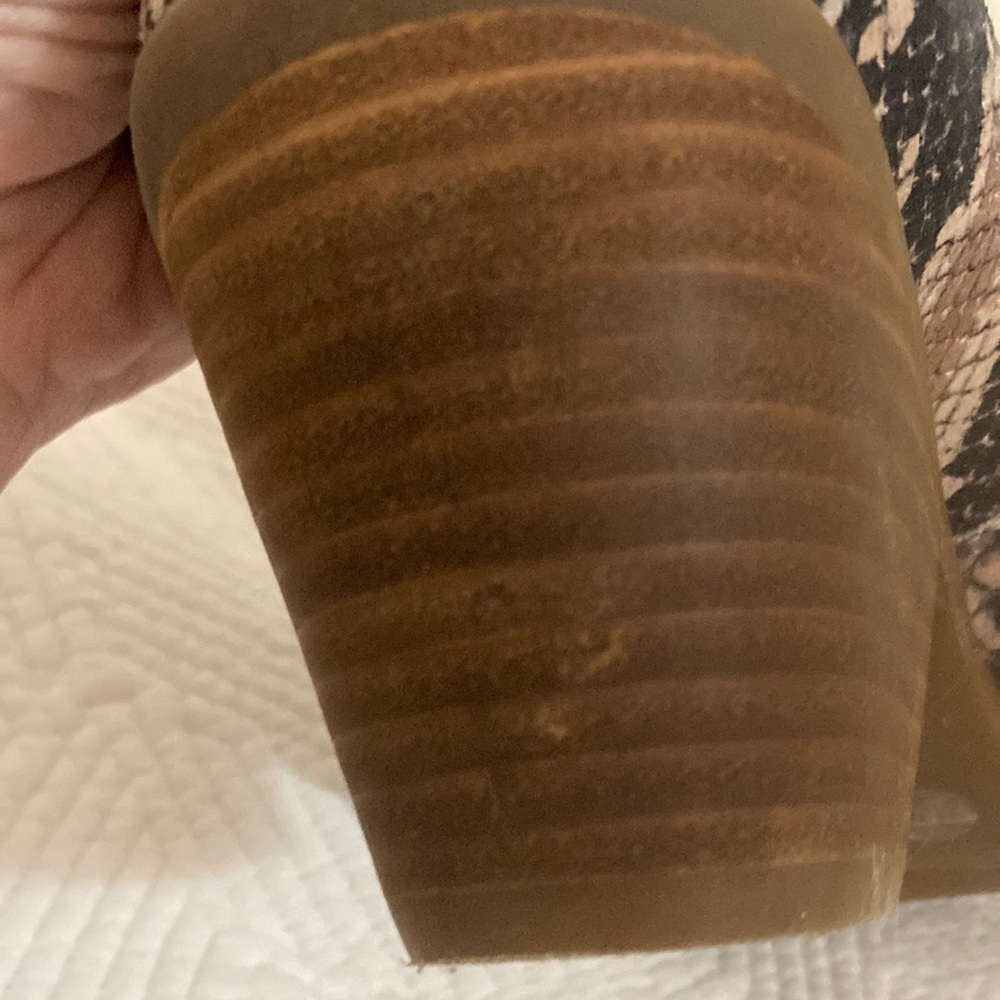 Lucky Brand Reptile Print Booties- Only worn once- Sz 9.5- Perfect Condition! - Picture 7 of 7